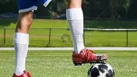 《德甲独家预测：格雷茨卡未来夏窗动向揭秘，转会传闻再起波澜！》